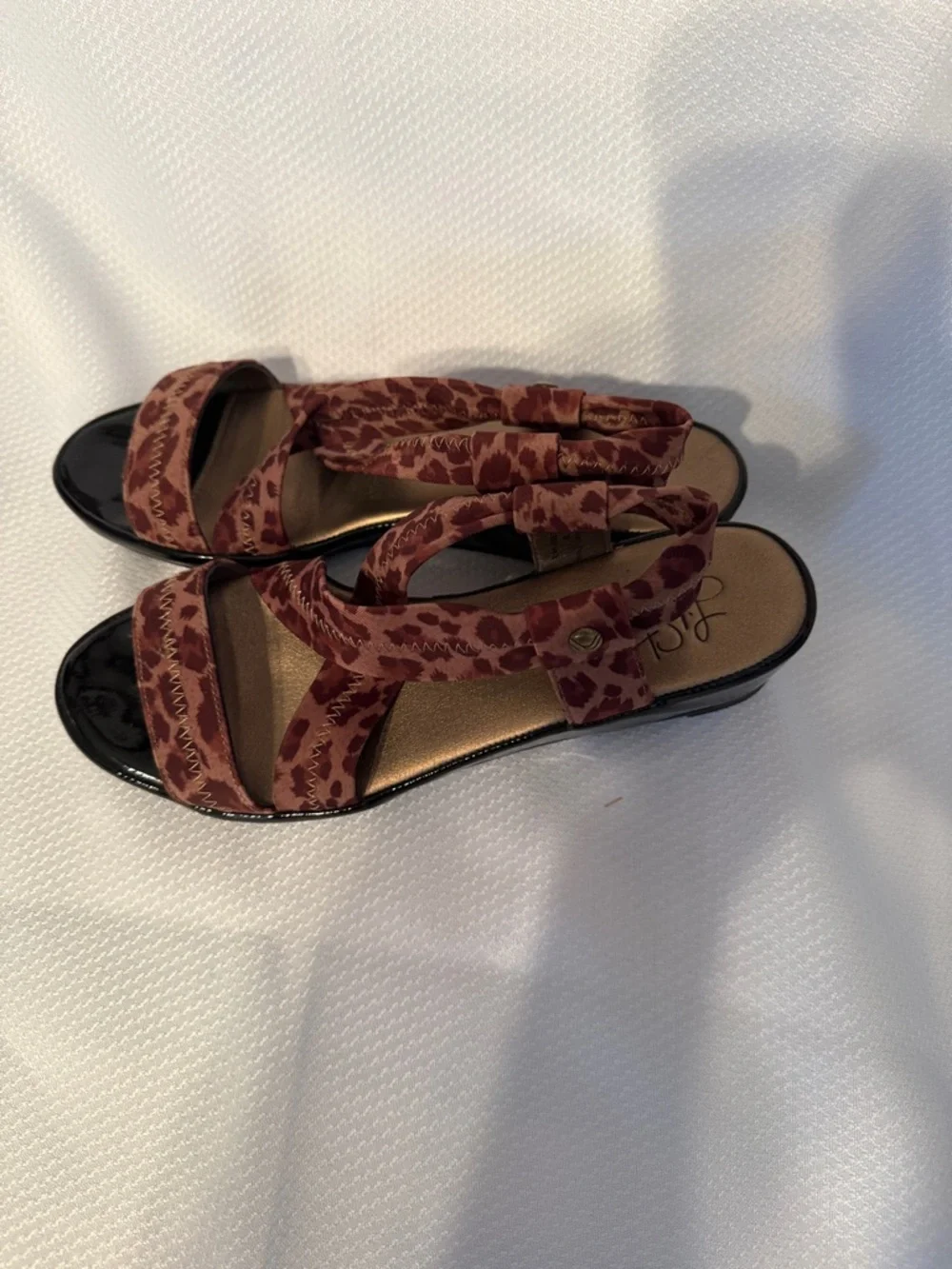 LifeStride Debutante Leopard Print Wedge Sandal Brown Wide 7W SoftSystem Comfort